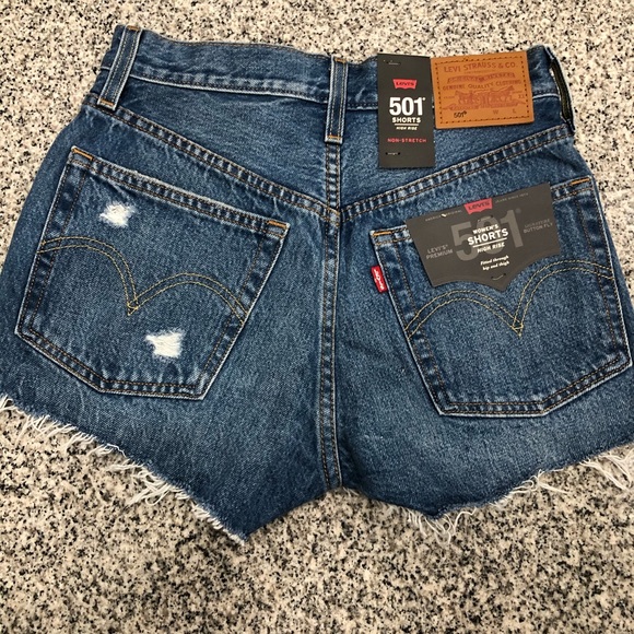 Levi’s 501’s High Rise Distressed Denim Shorts NWT - Picture 5 of 7